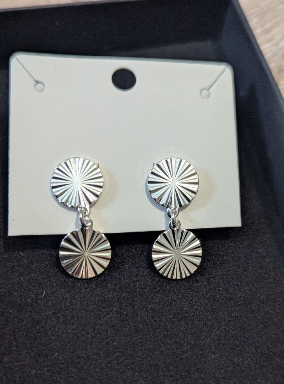 18 Kt White Gold Filled 1-in Drop Earrings W092226-1-9